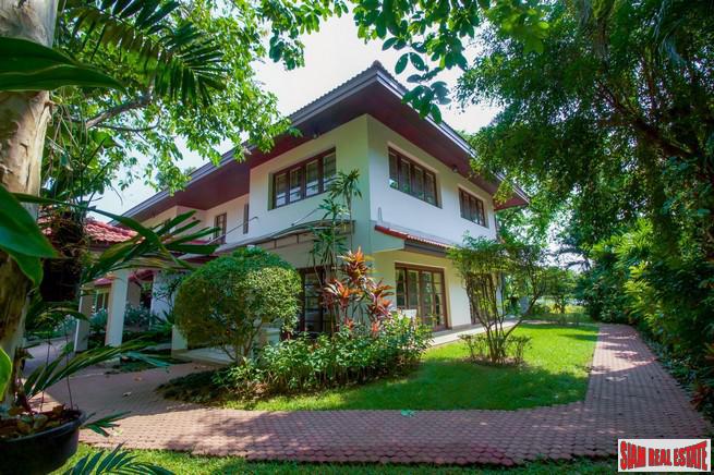 Lakeside Villa 1 | Modern Three Bedroom Home Surrounding in a Park-Like Setting, Bang Na, Bangkok