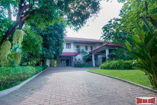 Lakeside Villa 1 | Modern Three Bedroom Home Surrounding in a Park-Like Setting, Bang Na, Bangkok