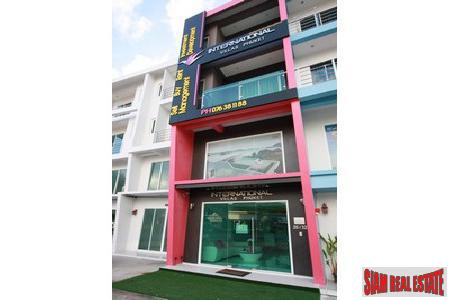 Modern Luxury Townhouse with Storefront in Rawai, Phuket