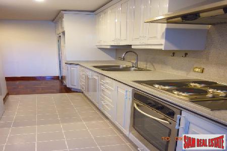 Waterford Park Thonglor | Corner Unit with Three Balconies for Sale in Thonglor, Bangkok-3