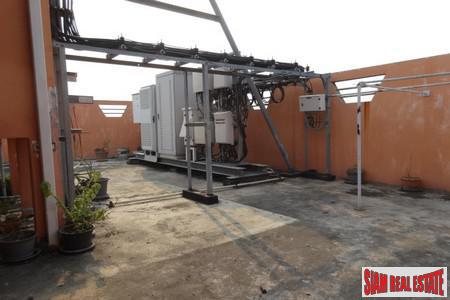Jurdjun House | Apartment Building with Ready Investment Opportunity or Great Renovation Project at On Nut, Suan Luang-9