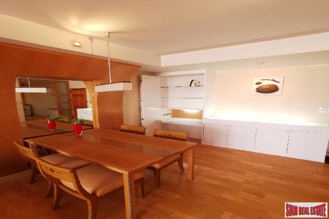 Monterey Place Condominium | 1 Bed Condo with Lake Views next to Queen Sirikit and Convention Centre MRT, Asoke-7