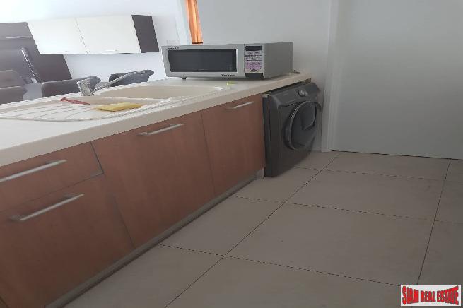 Manhattan Chidlom | Nicely Decorated 2 Bed Condo with Canal Views in Chidlom-18