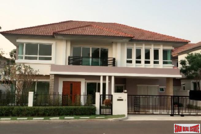 Bangkok Boulevard Rama 9-Srinakarin | Modern and Large Two Storey Near Airport and Schools in Saphan Sung