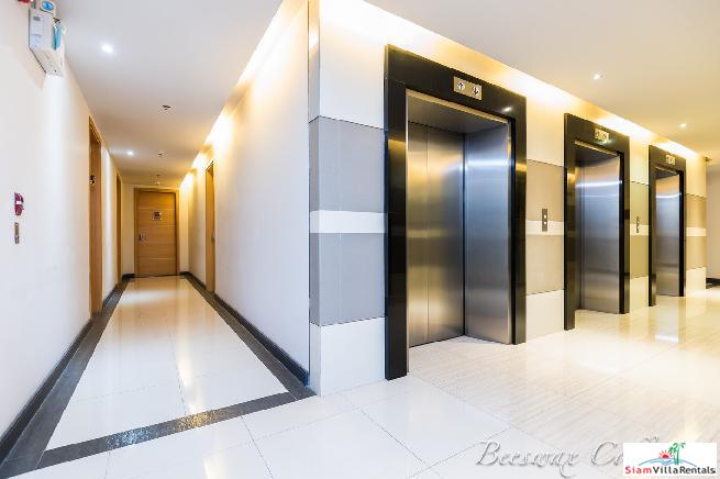 Circle Condominium | High Quality 1 Bed Condo for Rent with City Views on the 25th Floor-11