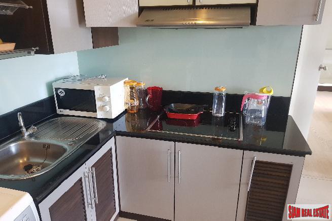 Noble Solo Condo | Sunny Two Bedroom Condo with Pool Views on Sukhumvit 55-15