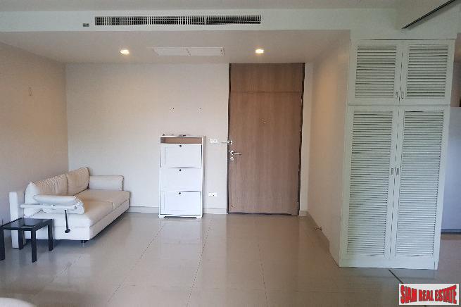 Noble Solo Condo | Sunny Two Bedroom Condo with Pool Views on Sukhumvit 55-20