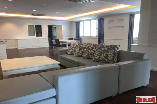 DS Tower 1 | Large Three Bedroom Family Condo with Pool Views on Sukhumvit 33-10