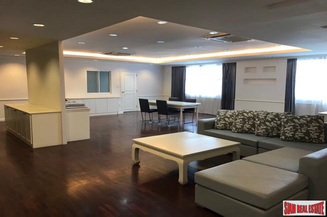 DS Tower 1 | Large Three Bedroom Family Condo with Pool Views on Sukhumvit 33-26