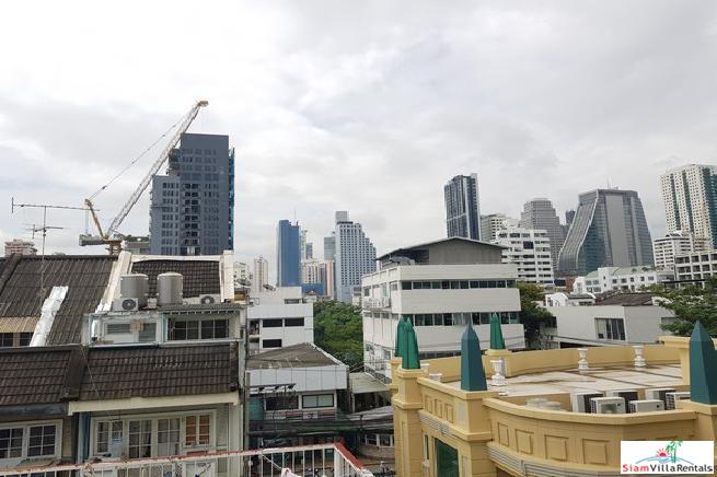 Family-Style Townhouse with Five Bedrooms in the Center of the City, Phrom Phong-15