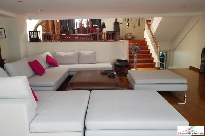 Family-Style Townhouse with Five Bedrooms in the Center of the City, Phrom Phong-25
