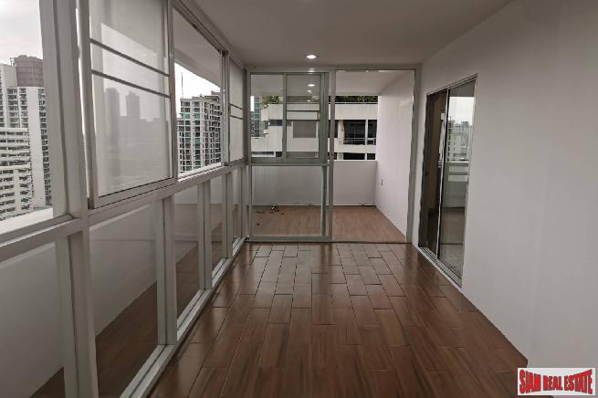 Regent on the Park 3 | Expansive City Views from This Three Bedroom Condo in Phrom Phong