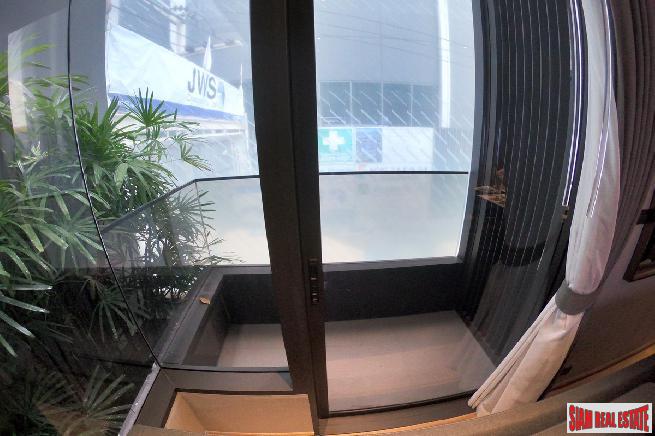 Luxury New Condo Nearing Completion by Japanese and Thai Developers Located between Thong Lor and Ekkamai - Two Bed Units - Free Full Furniture or Cash Discount!-15