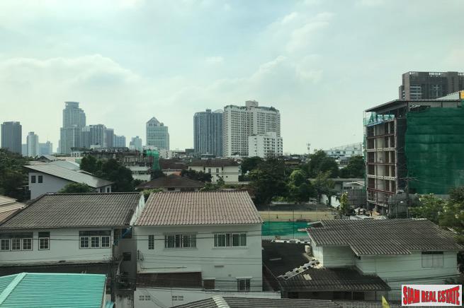 D65 | Large Spacious Three Bedroom in Low Rise Condo between Ekkamai and Phra Khanong-15