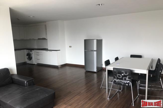 D65 | Large Spacious Three Bedroom in Low Rise Condo between Ekkamai and Phra Khanong-16
