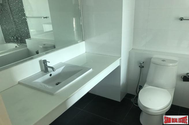 D65 | Large Spacious Three Bedroom in Low Rise Condo between Ekkamai and Phra Khanong-4
