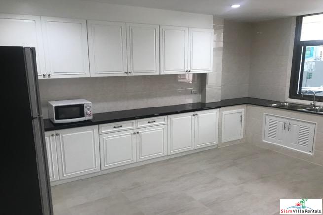 Rishi Court | Spacious 3 Bedroom, 3 Bath Apartment in Convenient Location Between Asoke & Nana BTS-7