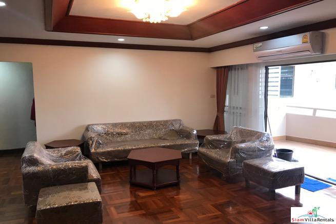 Rishi Court | Spacious 3 Bedroom, 3 Bath Apartment in Convenient Location Between Asoke & Nana BTS