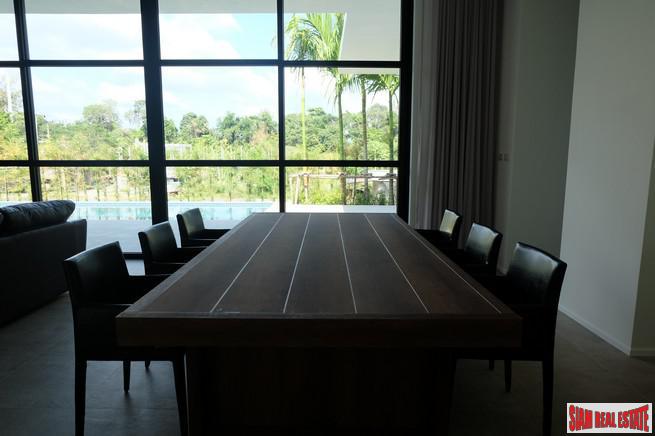 New Three Bedroom Single Storey Pool Villa in Central Rawai Location-15