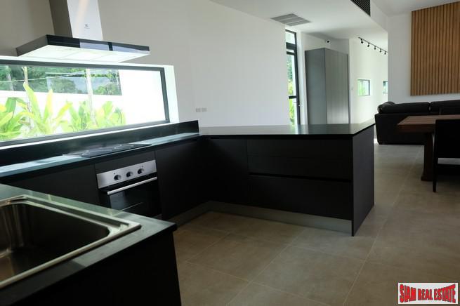 New Three Bedroom Single Storey Pool Villa in Central Rawai Location-17
