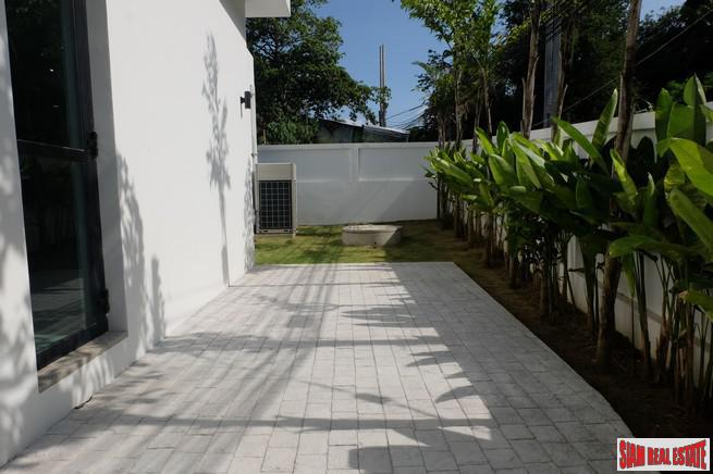 New Three Bedroom Single Storey Pool Villa in Central Rawai Location-20