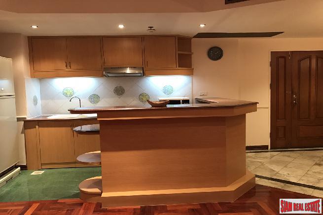 Las Colinas | Exceptional 2 Bed Condo at Asoke, only 150 metres to BTS/MRT-11