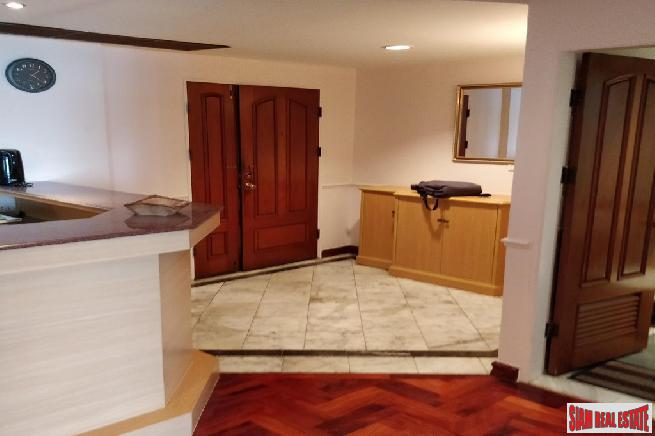Las Colinas | Exceptional 2 Bed Condo at Asoke, only 150 metres to BTS/MRT-18