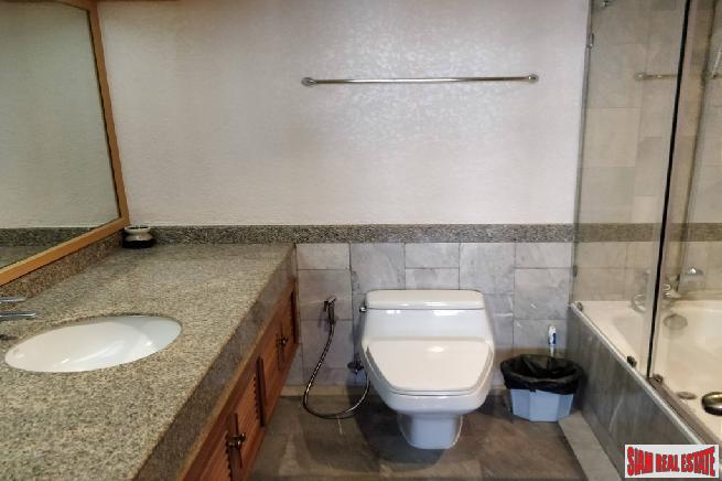Las Colinas | Exceptional 2 Bed Condo at Asoke, only 150 metres to BTS/MRT-27