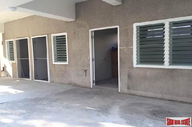 Large Four Storey House Suitable for Living and Office Space in Phrom Phong-5