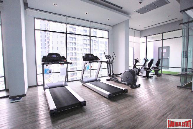 Newly Completed Classy High-Rise Condo at Wongwian Yai BTS, Sathorn-17