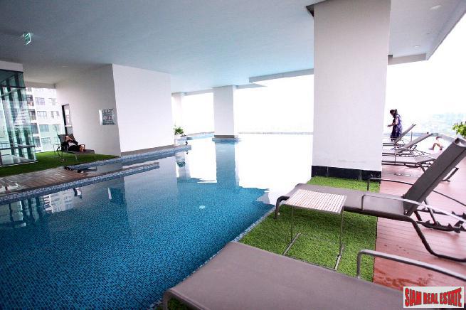Newly Completed Classy High-Rise Condo at Wongwian Yai BTS, Sathorn-18