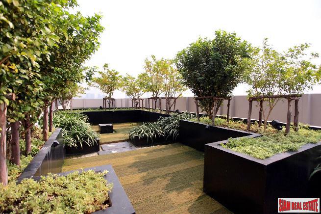 Newly Completed Classy High-Rise Condo at Wongwian Yai BTS, Sathorn-25