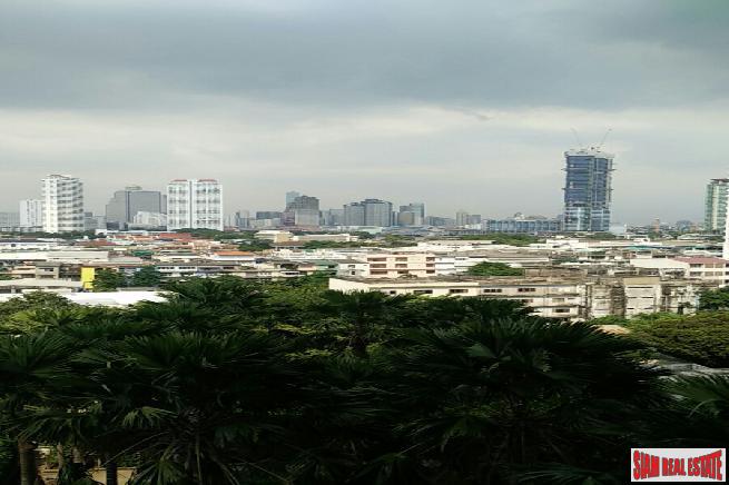 Watermark | Stunning Three-Bedroom Riverside Condominium for Sale in Bangkok-6