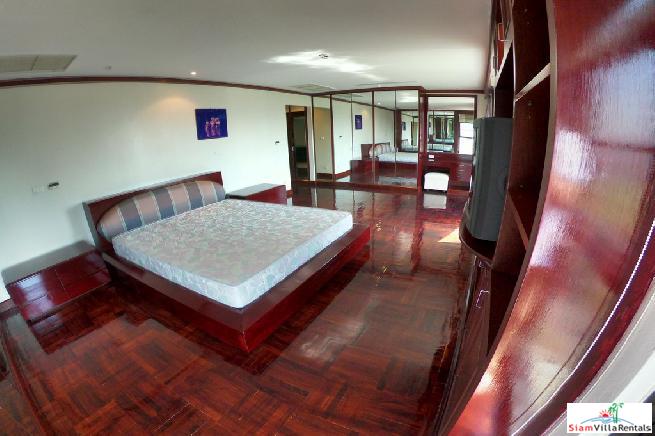 Baan Somthavil | Extra Large Three Bedroom for Rent with Views of Lumpini Park and Royal Bangkok Sport Club in Ratchadamri-13