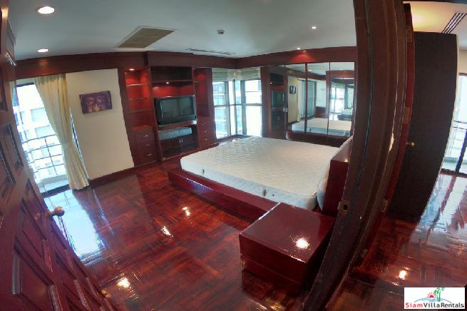 Baan Somthavil | Extra Large Three Bedroom for Rent with Views of Lumpini Park and Royal Bangkok Sport Club in Ratchadamri-14