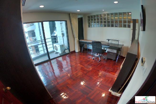 Baan Somthavil | Extra Large Three Bedroom for Rent with Views of Lumpini Park and Royal Bangkok Sport Club in Ratchadamri-15