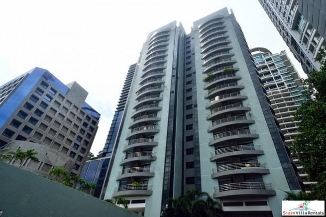 Baan Somthavil | Spacious Two Bedroom with Views of Lumpini Park and Royal Bangkok Sport Club in Ratchadamri-2