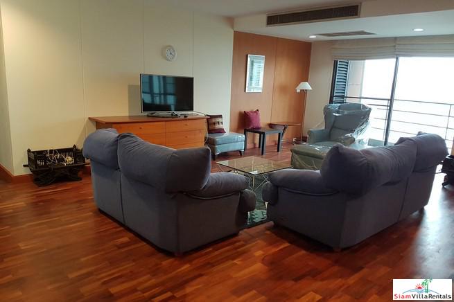 Baan Somthavil | Spacious Two Bedroom with Views of Lumpini Park and Royal Bangkok Sport Club in Ratchadamri-6