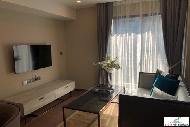 Na Vara Residence | Bright and Sunny One Bedroom Pool View Condo for Rent in Chit Lom-1