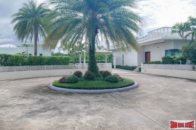 Lagoon Garden | Prestigious Four Bedroom Family House Near Distinguished Boat Lagoon-1