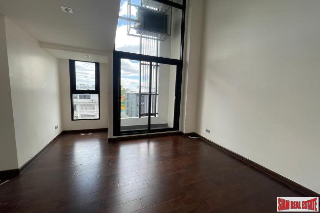 Nearing Completion is this Low Density Luxury Condos suited for Living and Investment at Charoenkrung Road, Sathorn - 1 Bed Units - Discount and 6% Rental Guarantee for 2 Years!-22