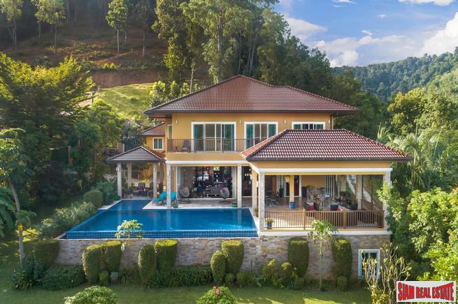 Beautiful and Spacious Hillside Home with Pool Overlooking Loch Palm Golf Course-0