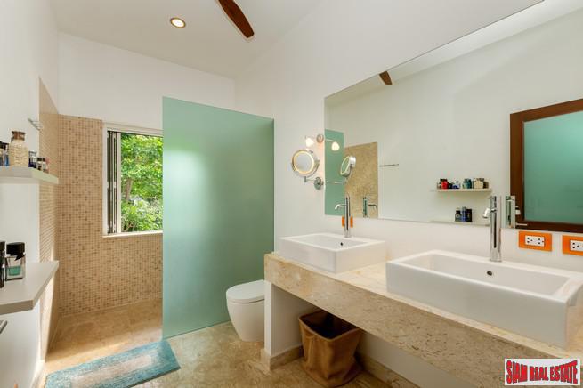 Beautiful and Spacious Hillside Home with Pool Overlooking Loch Palm Golf Course-12