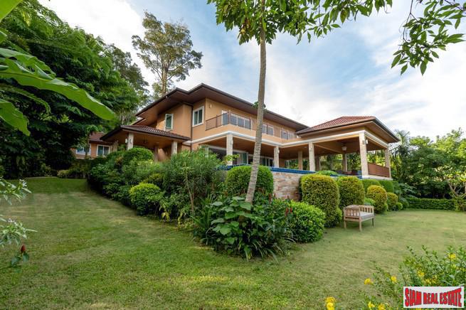 Beautiful and Spacious Hillside Home with Pool Overlooking Loch Palm Golf Course-19