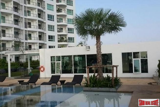 Supalai River Place Condominium | Two Bedroom Corner Unit with Amazing City and Chao Phraya River Views at Krung Thonburi-3