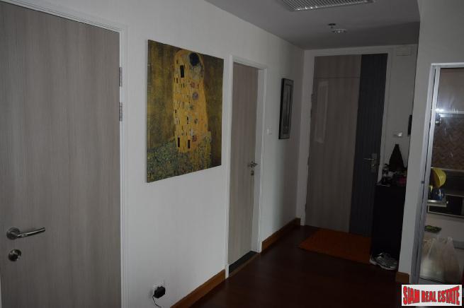 Supalai Lite Sathorn-Charoenrat | Two Bed Penthouse Condo for Sale-24