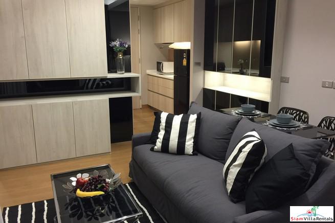 The Lumpini 24 | Elegant Two Bedroom Condo for Rent with City Views in Phrom Phong-2