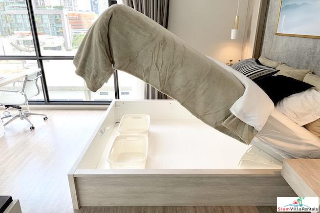 RHYTHM Ekkamai | Large Modern Two Bedroom Corner for Rent in New Condo-14