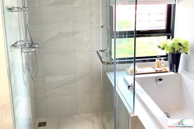 RHYTHM Ekkamai | Large Modern Two Bedroom Corner for Rent in New Condo-17