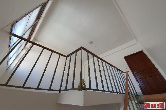 Four Bedroom House Ready for Renovation in Phra Khanong-9